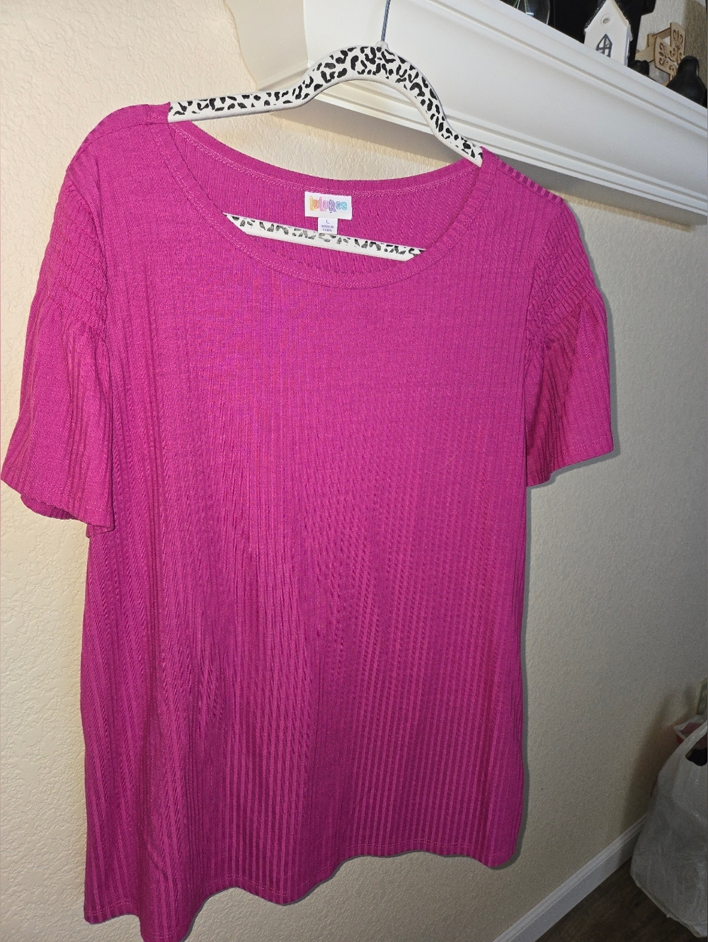 Lukaroe Stephanie Bright Magenta Ribbed Smocked Sleeve Top, Size L